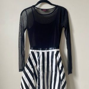 Party dress perfect for costumes too (Wednesday adams!) great condition, XS